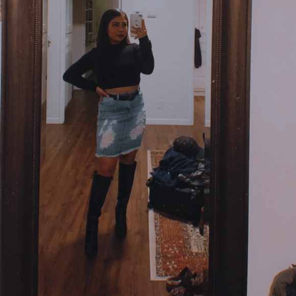 Welcome Poshers! - Picture 2 of 3